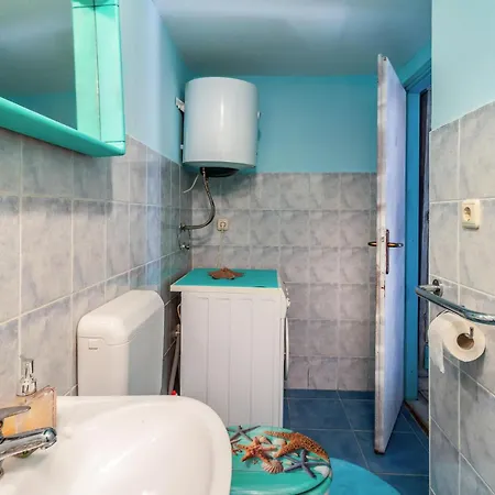 度假居 Awesome In Kostrena With House Sea View *