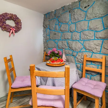 Awesome In Kostrena With House Sea View 度假居 里耶卡