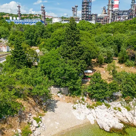 Awesome In Kostrena With House Sea View 度假居