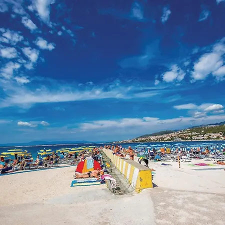 Awesome In Kostrena With House Sea View 里耶卡