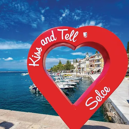 Awesome In Kostrena With House Sea View * 里耶卡