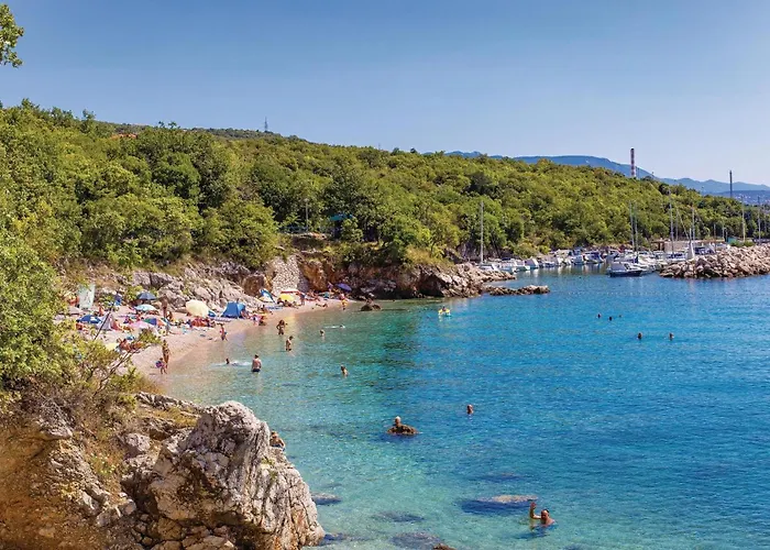 Case de vacanță Awesome In Kostrena With House Sea View *